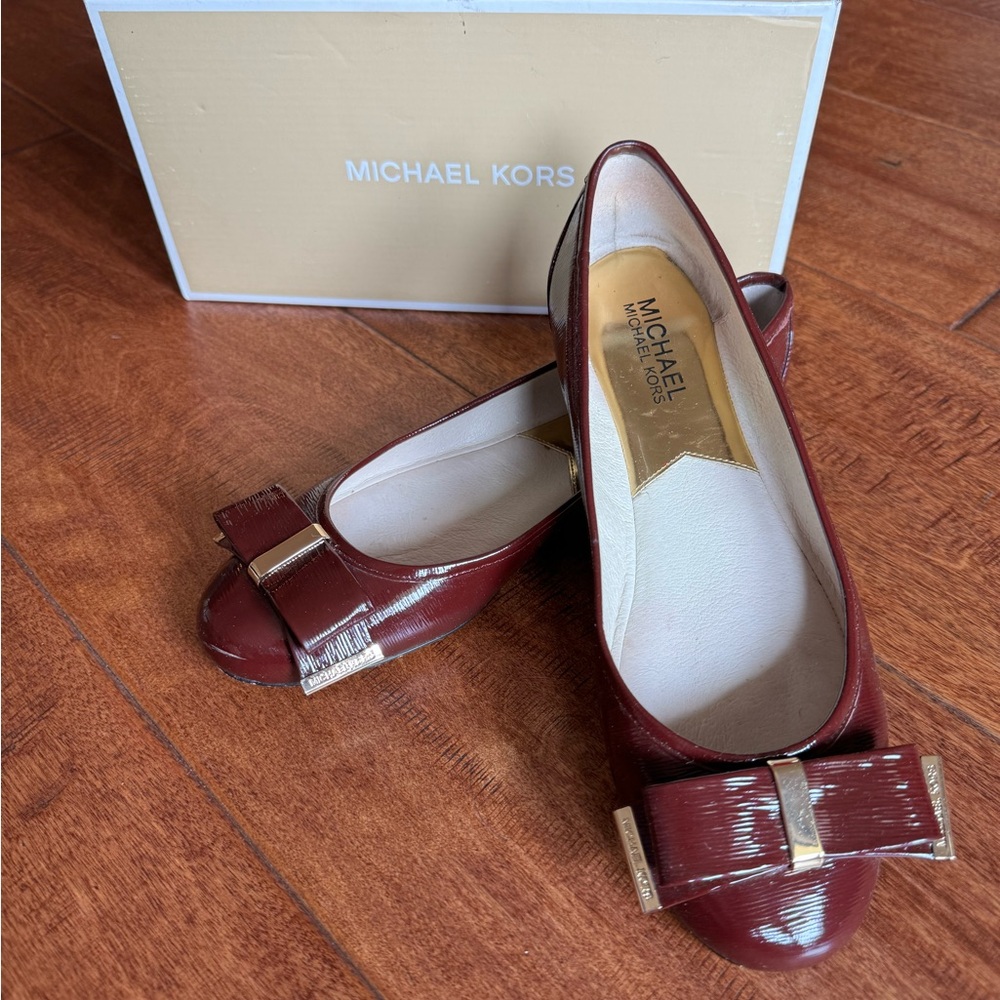 Beautiful dark red flat shoes